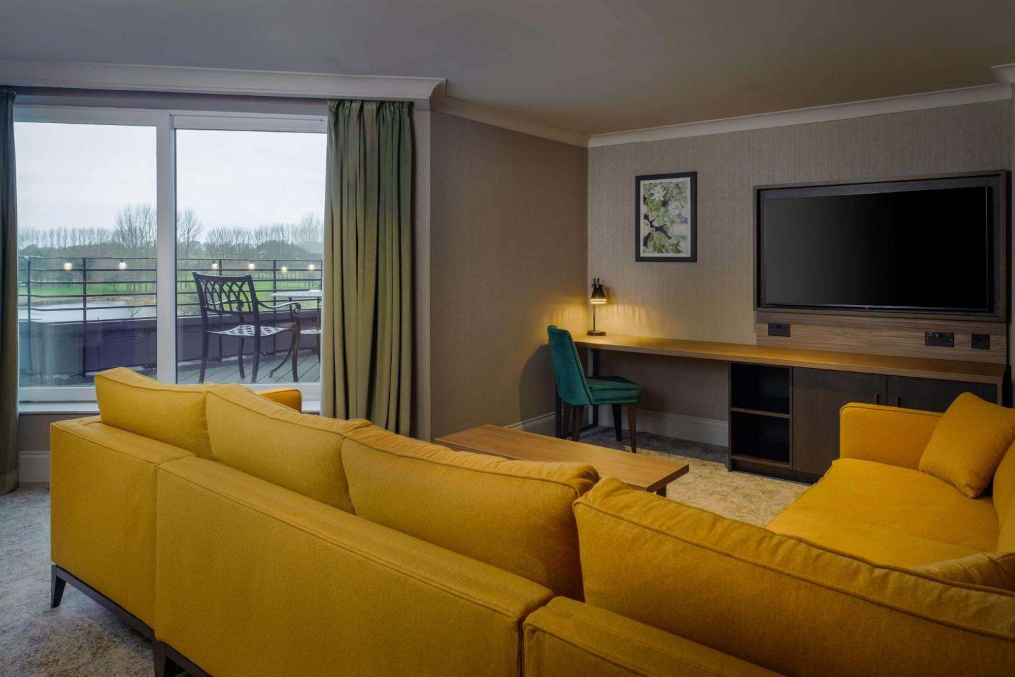 Doubletree By Hilton Belfast Templepatrick Hotel Exterior photo